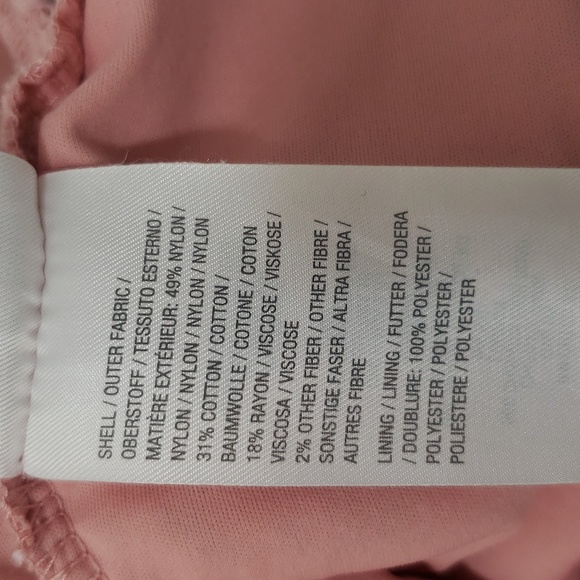 Beautiful Womens Isaac Mizrahi Live Cold Shoulder Lined Lace Top - Picture 9 of 10